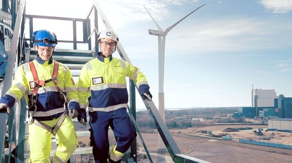 Kesätyö: tuulivoimateknikkoharjoittelijoita, Oulu