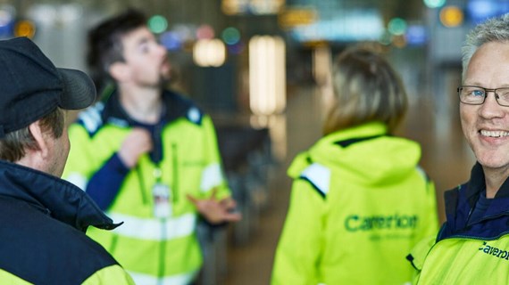 Sprinkleriasentajia reissutyöhön